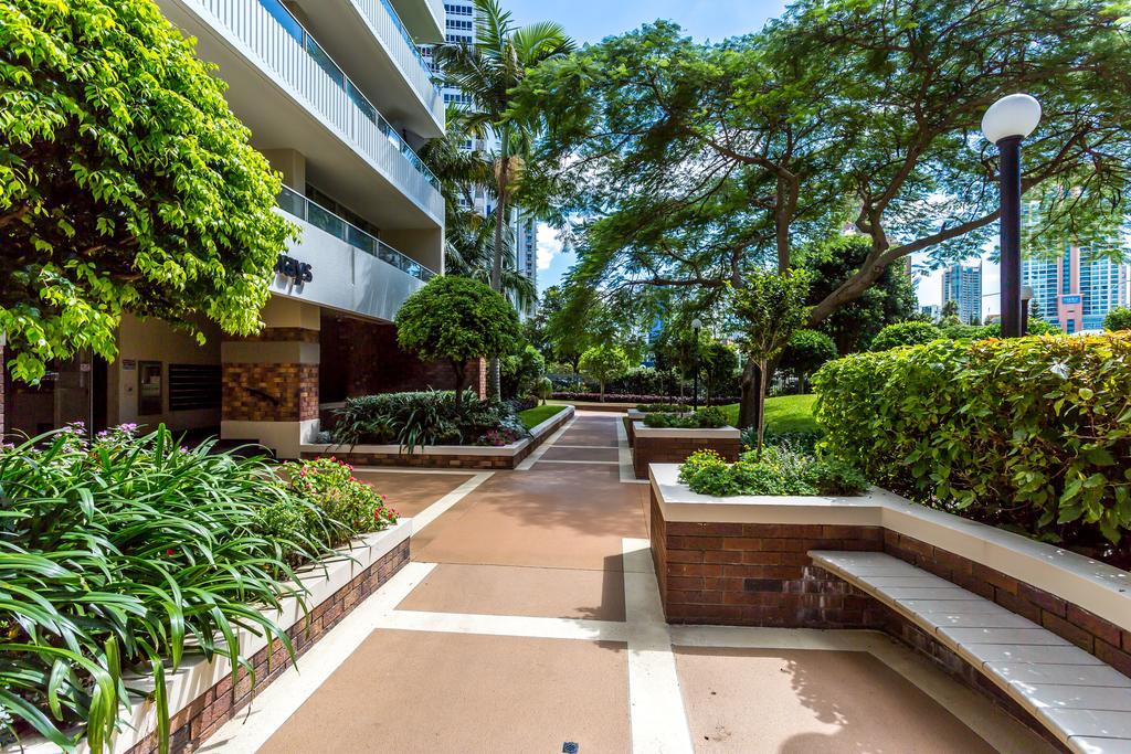 Waterways Apartments Surfers Paradise Exterior photo