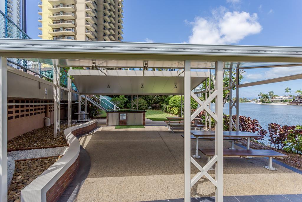 Waterways Apartments Surfers Paradise Exterior photo