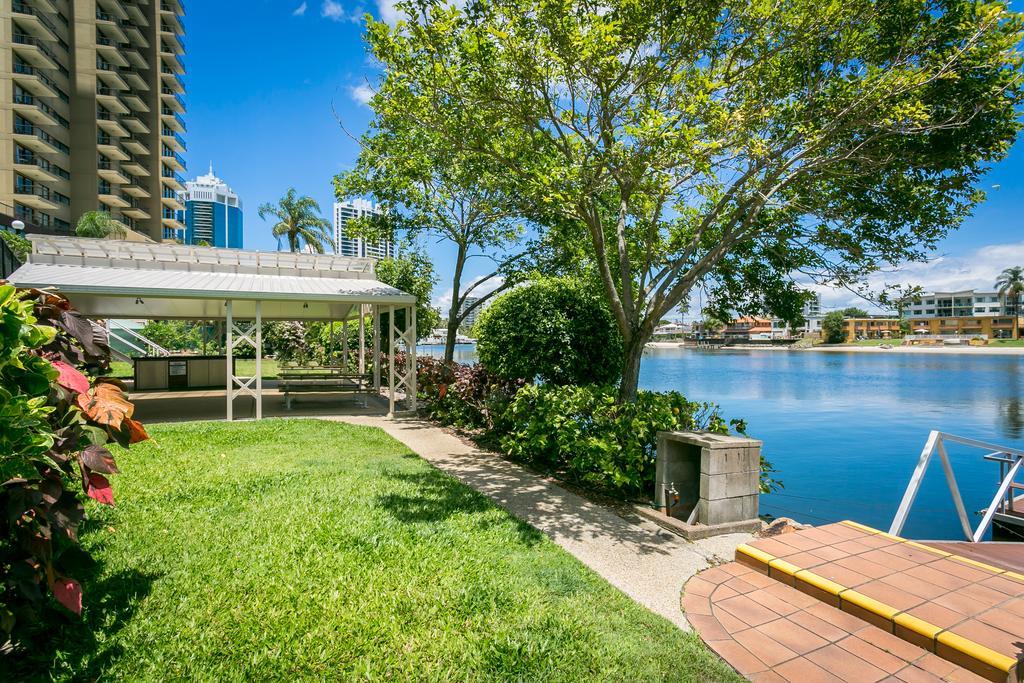 Waterways Apartments Surfers Paradise Exterior photo