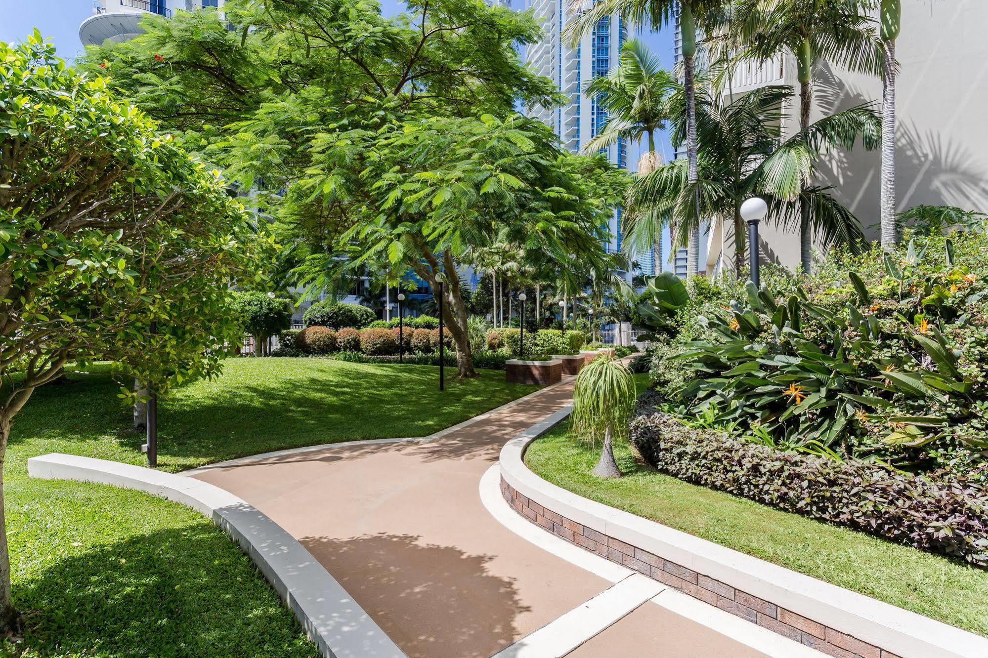 Waterways Apartments Surfers Paradise Exterior photo