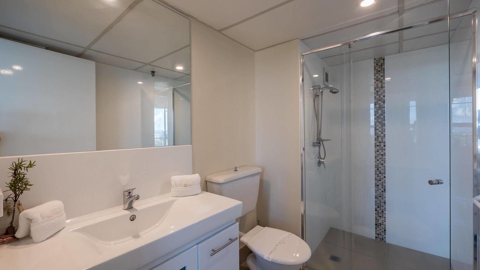 Waterways Apartments Surfers Paradise Exterior photo