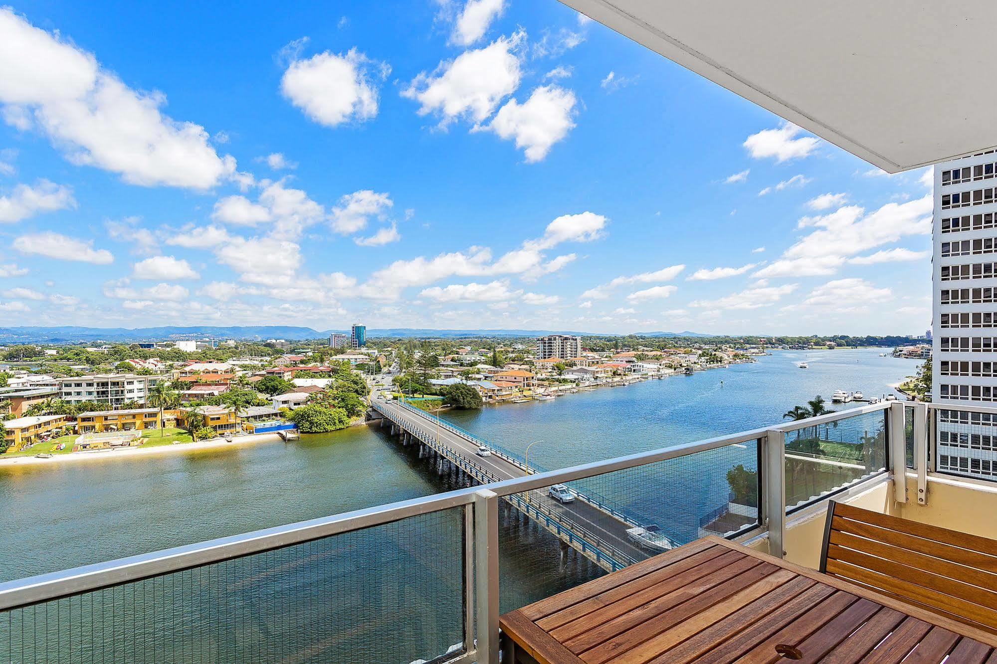 Waterways Apartments Surfers Paradise Exterior photo