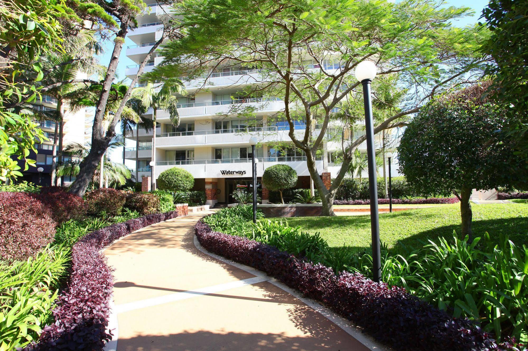 Waterways Apartments Surfers Paradise Exterior photo